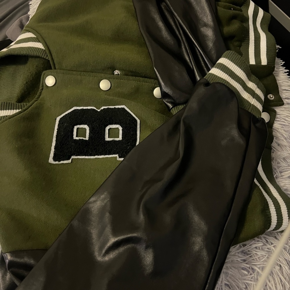 B-Letter Pattern Varsity Jacket - image 3
